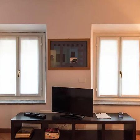 Hidden Retreat - Duomo Apartment Milan Luaran gambar