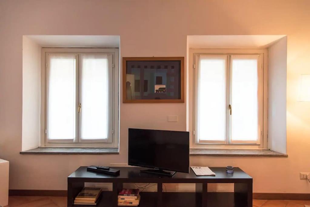 Hidden Retreat - Duomo Apartment Milan Luaran gambar