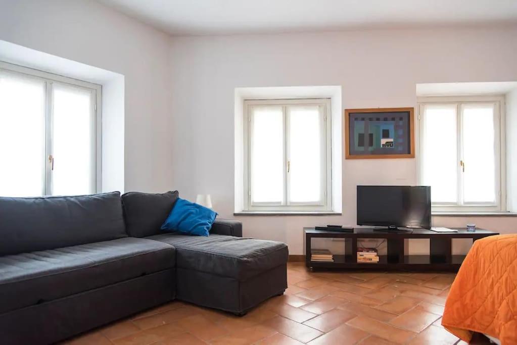 Hidden Retreat - Duomo Apartment Milan Luaran gambar